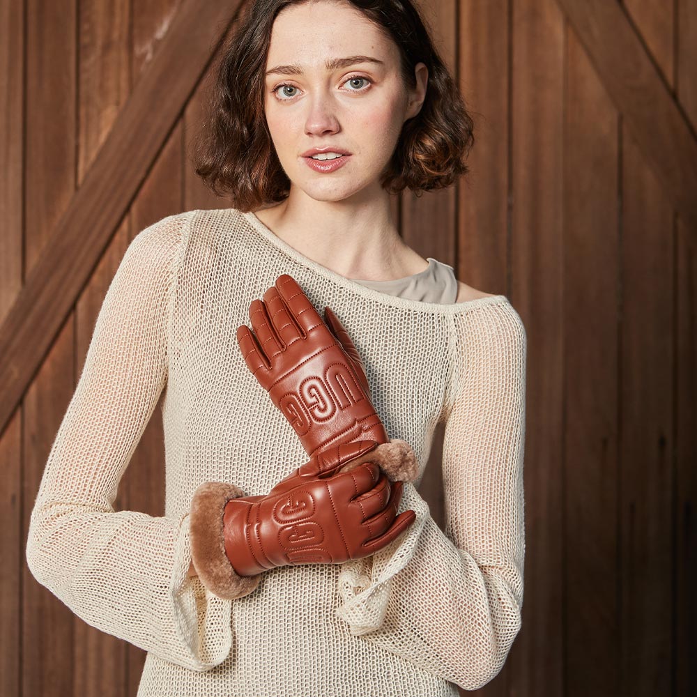 Touch Screen Logo Lambskin UGG Gloves 9 CS089-T