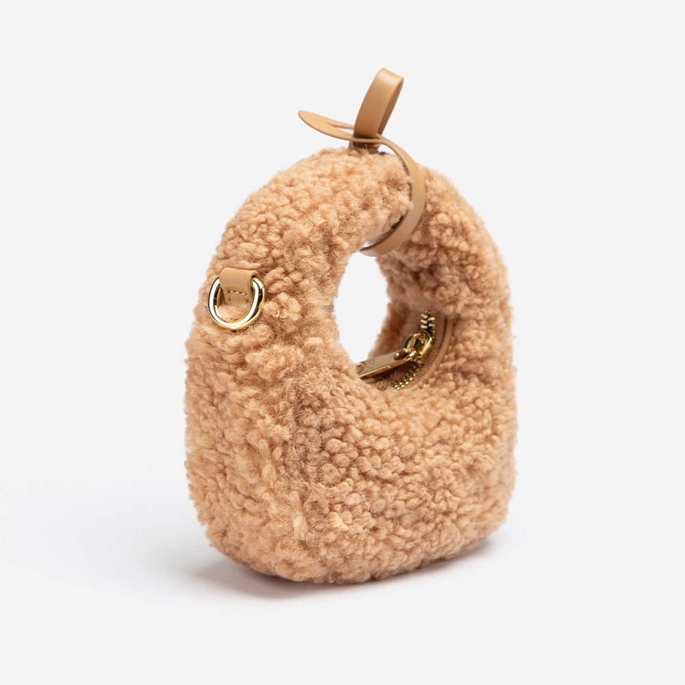 Momo Sherpa UGG Keychain 5 OZB020M-BRO