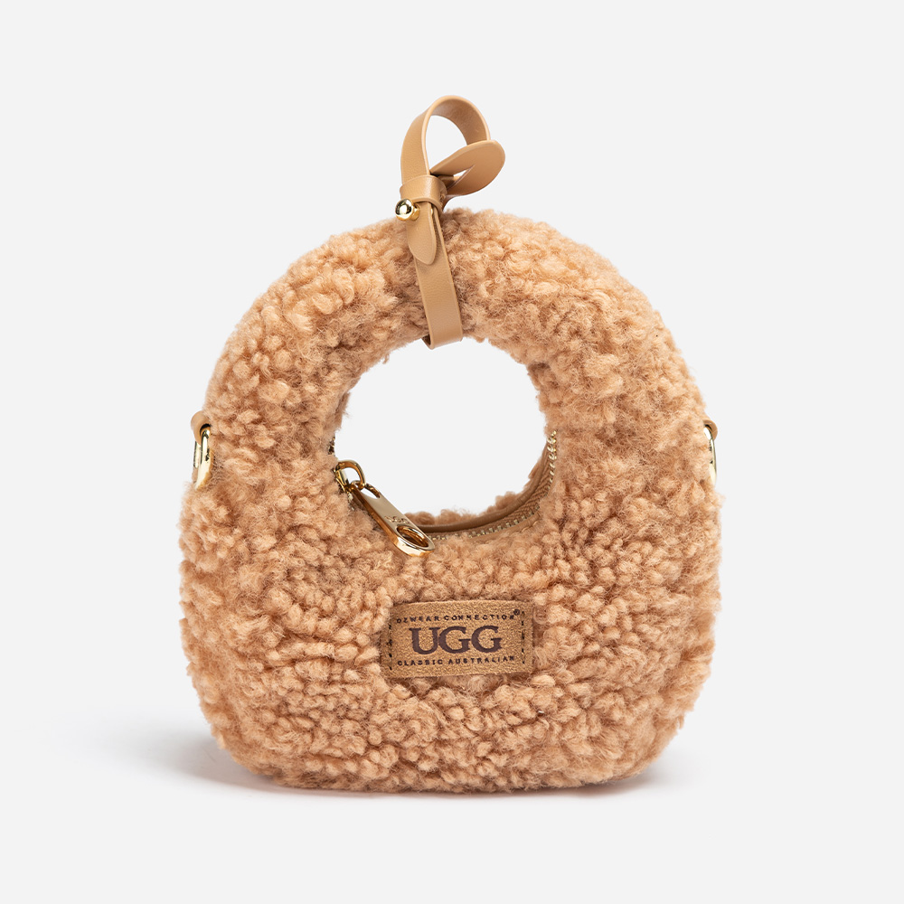 Momo Sherpa UGG Keychain 1 OZB020M-BRO